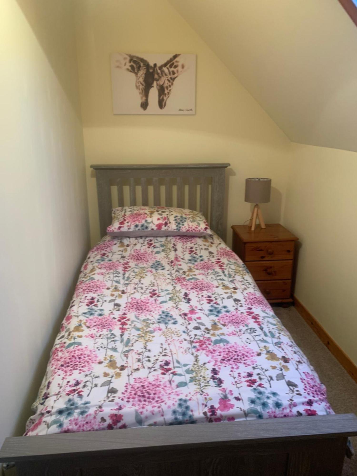 Sineag'S Cottage Pollachara Bagian luar foto