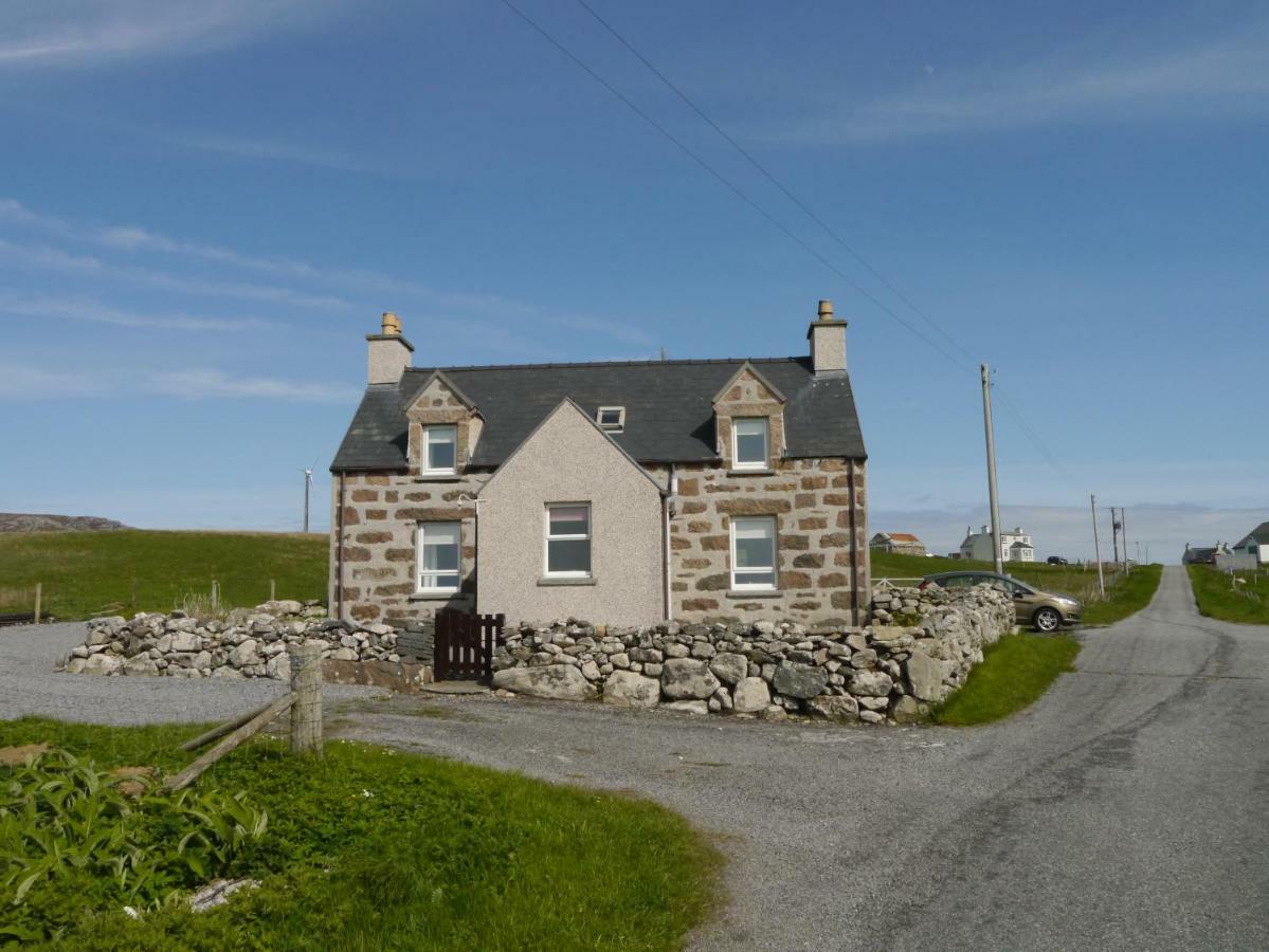 Sineag'S Cottage Pollachara Bagian luar foto