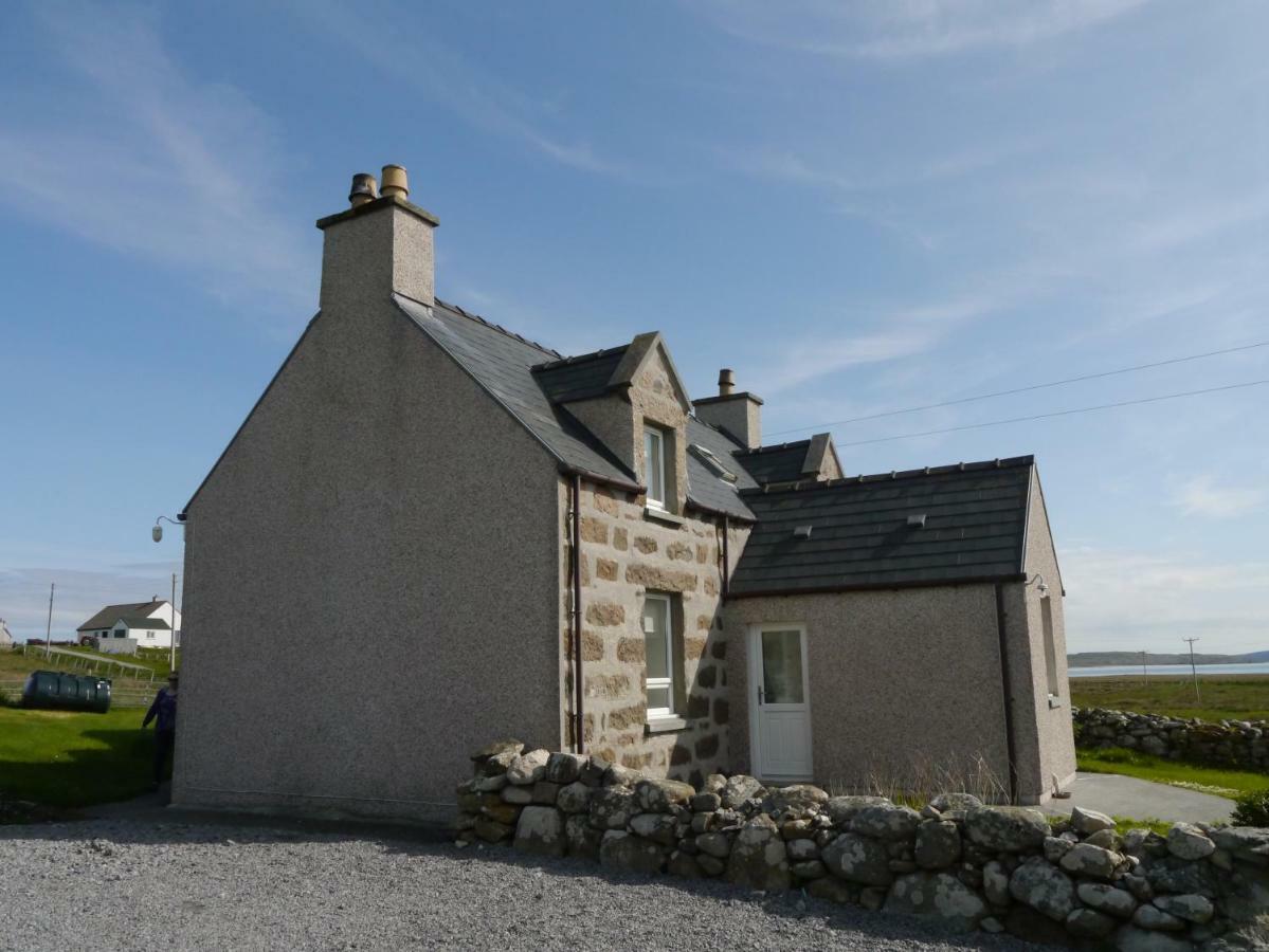 Sineag'S Cottage Pollachara Bagian luar foto